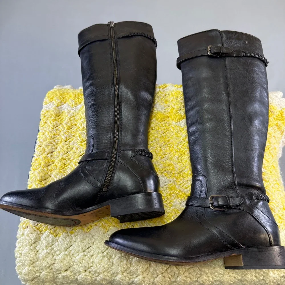 Black Leather Knee‎ Hi Riding Boots Side Zip Buckle Detail Women's Size 7M Thask
